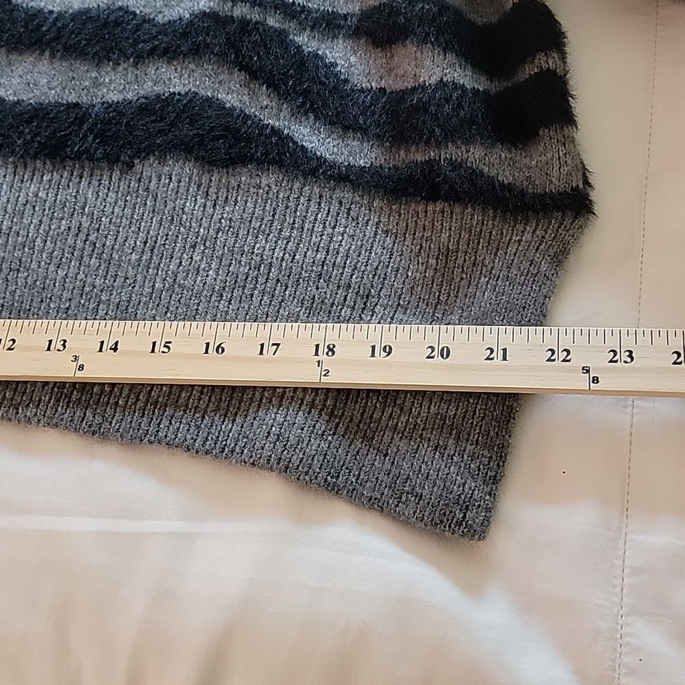 Twine & String Animal Print Sweater Size S - image 3